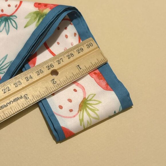 Strawberry Print Scarf M1318 - Picture 5 of 6